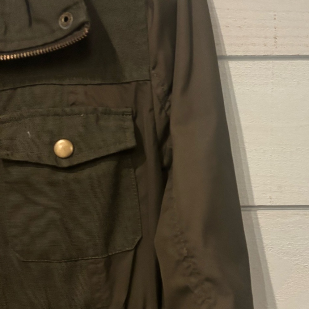 American Rag Olive Green Utility Jacket in size small. Great condition! - Picture 6 of 15